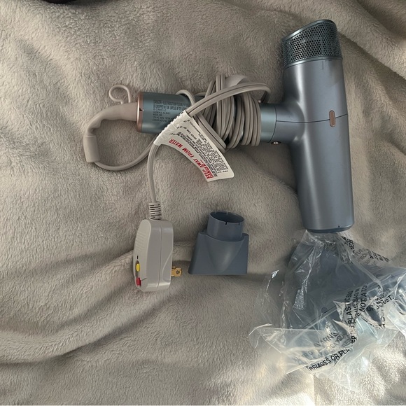 Conair InfinitiPro Digital Hair Dryer - Picture 4 of 7